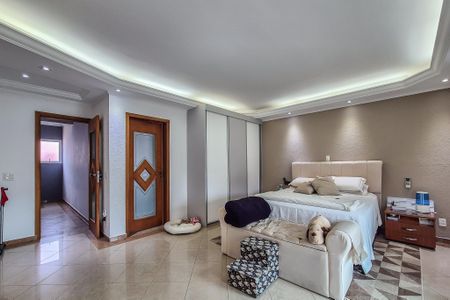 Casa à venda com 289m², 4 quartos e 5 vagas Casa à venda com 289m², 4 quartos e 5 vagasQuarto 4 - Suíte
