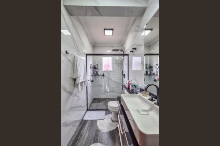 Casa à venda com 289m², 4 quartos e 5 vagas Casa à venda com 289m², 4 quartos e 5 vagasBanheiro da Suíte 4