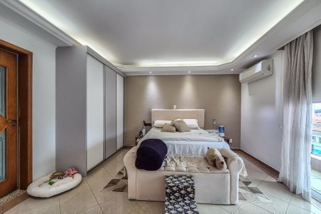 Casa à venda com 289m², 4 quartos e 5 vagas Casa à venda com 289m², 4 quartos e 5 vagasQuarto 4 - Suíte
