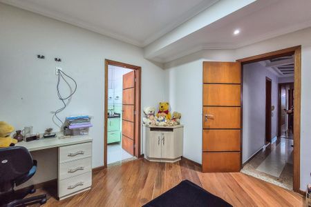 Casa à venda com 289m², 4 quartos e 5 vagas Casa à venda com 289m², 4 quartos e 5 vagasQuarto Suíte
