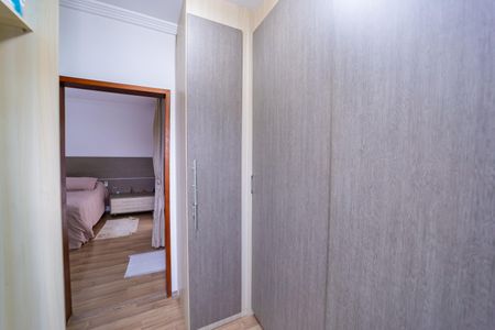 Casa à venda com 350m², 4 quartos e 6 vagasCloset Suíte 1 