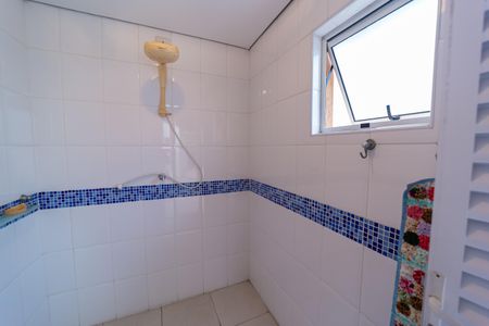 Casa à venda com 350m², 4 quartos e 6 vagasBanheiro de Serviço 2