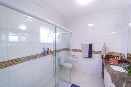 Casa à venda com 350m², 4 quartos e 6 vagasBanheiro Suíte 1 