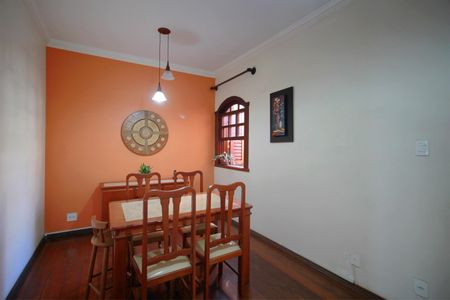 Casa à venda com 273m², 3 quartos e 4 vagasCopa