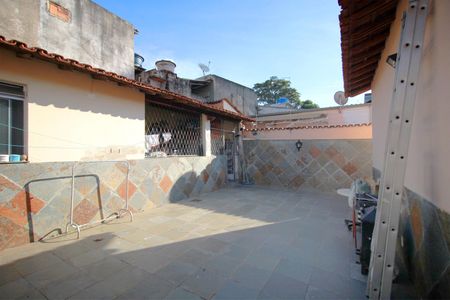 Casa à venda com 273m², 3 quartos e 4 vagasQuintal