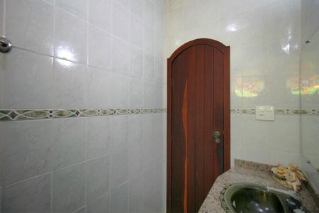 Casa à venda com 273m², 3 quartos e 4 vagasBanheiro