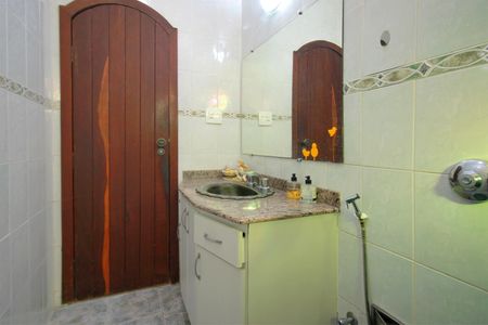 Casa à venda com 273m², 3 quartos e 4 vagasBanheiro