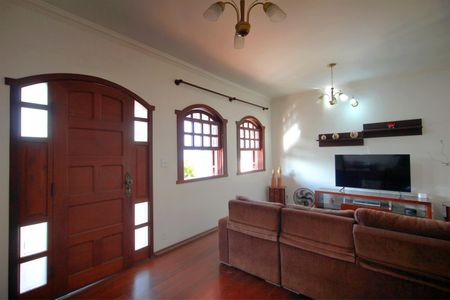 Casa à venda com 273m², 3 quartos e 4 vagasSala