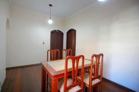 Casa à venda com 273m², 3 quartos e 4 vagasCopa