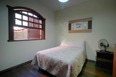 Casa à venda com 273m², 3 quartos e 4 vagasSuite