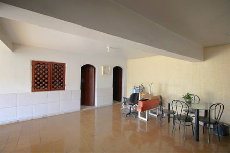 Casa à venda com 273m², 3 quartos e 4 vagasGaragem