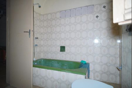 Casa à venda com 155m², 2 quartos e 1 vagaBanheiro