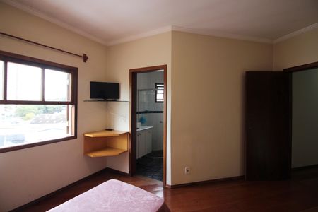 Casa à venda com 362m², 3 quartos e 3 vagasSuíte 2