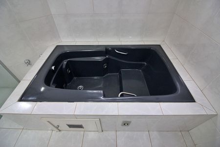 Casa à venda com 362m², 3 quartos e 3 vagasBanheiro da Suíte 1