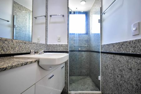 Apartamento à venda com 228m², 4 quartos e 4 vagasBanheiro da Suíte 3