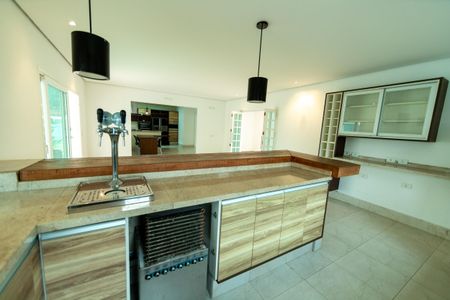 Casa de condomínio para alugar com 550m², 6 quartos e 6 vagas Casa de condomínio para alugar com 550m², 6 quartos e 6 vagasCozinha