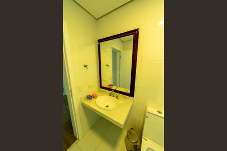 Casa de condomínio para alugar com 550m², 6 quartos e 6 vagas Casa de condomínio para alugar com 550m², 6 quartos e 6 vagasBanheiro da Suíte 3