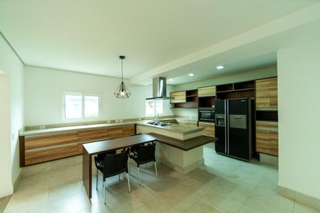 Casa de condomínio para alugar com 550m², 6 quartos e 6 vagas Casa de condomínio para alugar com 550m², 6 quartos e 6 vagasCozinha