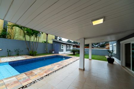 Casa de condomínio para alugar com 550m², 6 quartos e 6 vagas Casa de condomínio para alugar com 550m², 6 quartos e 6 vagasÁrea Externa