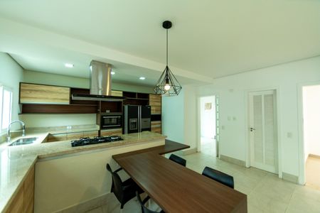 Casa de condomínio para alugar com 550m², 6 quartos e 6 vagas Casa de condomínio para alugar com 550m², 6 quartos e 6 vagasCozinha