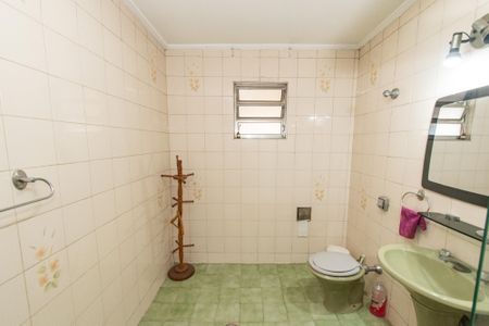 Casa à venda com 350m², 4 quartos e 3 vagasBanheiro da suíte 1