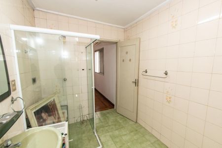 Casa à venda com 350m², 4 quartos e 3 vagasBanheiro da suíte 1