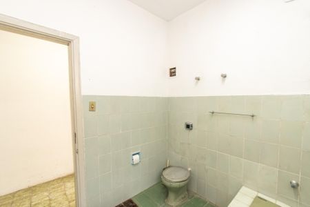 Casa à venda com 350m², 4 quartos e 3 vagasEdícula - Banheiro