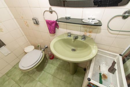 Casa à venda com 350m², 4 quartos e 3 vagasBanheiro da suíte 1