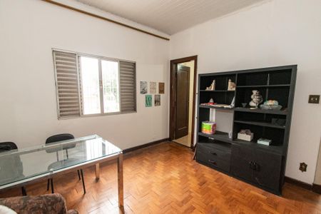Casa à venda com 350m², 4 quartos e 3 vagasSuíte 2