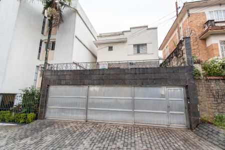 Casa à venda com 350m², 4 quartos e 3 vagasFachada