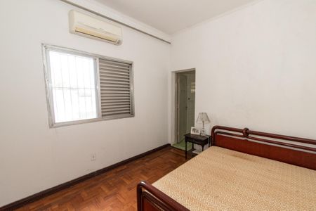 Casa à venda com 350m², 4 quartos e 3 vagasSuíte 1