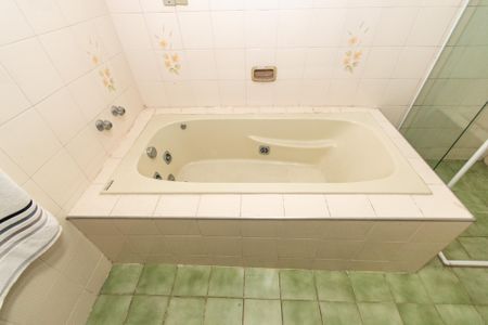 Casa à venda com 350m², 4 quartos e 3 vagasBanheiro da suíte 3