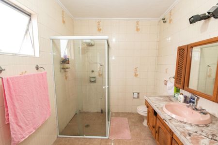 Casa à venda com 350m², 4 quartos e 3 vagasBanheiro da suíte 2