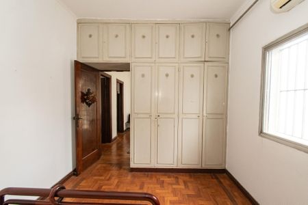 Casa à venda com 350m², 4 quartos e 3 vagasSuíte 1