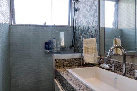 Apartamento à venda com 287m², 4 quartos e 3 vagasBanheiro da Suíte 1