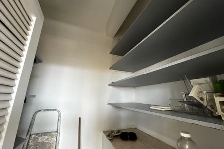 Casa à venda com 466m², 4 quartos e 8 vagas Casa à venda com 466m², 4 quartos e 8 vagasDespensa