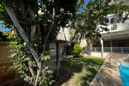 Casa à venda com 466m², 4 quartos e 8 vagas Casa à venda com 466m², 4 quartos e 8 vagasQuintal