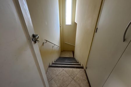 Casa à venda com 466m², 4 quartos e 8 vagas Casa à venda com 466m², 4 quartos e 8 vagasEscadas