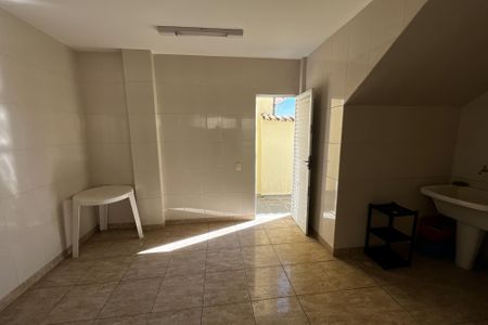Casa à venda com 466m², 4 quartos e 8 vagas Casa à venda com 466m², 4 quartos e 8 vagasÁrea de Serviço