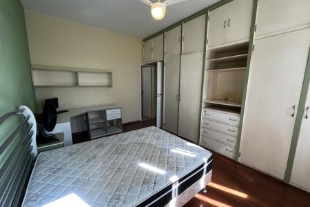 Casa à venda com 466m², 4 quartos e 8 vagas Casa à venda com 466m², 4 quartos e 8 vagasSuíte 2