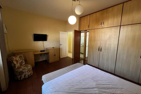 Casa à venda com 466m², 4 quartos e 8 vagas Casa à venda com 466m², 4 quartos e 8 vagasSuíte 3