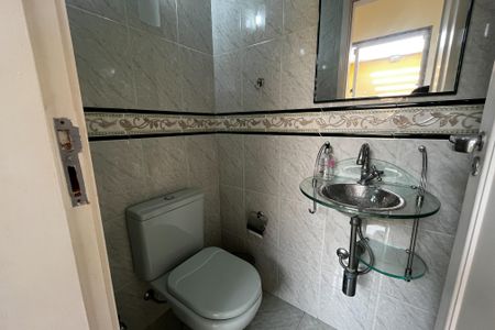 Casa à venda com 466m², 4 quartos e 8 vagas Casa à venda com 466m², 4 quartos e 8 vagasLavabo