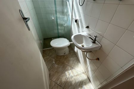 Casa à venda com 466m², 4 quartos e 8 vagas Casa à venda com 466m², 4 quartos e 8 vagasBanheiro suíte 4