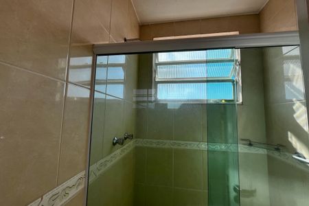 Casa à venda com 466m², 4 quartos e 8 vagas Casa à venda com 466m², 4 quartos e 8 vagasBanheiro da suíte 1