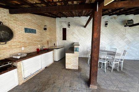 Casa à venda com 466m², 4 quartos e 8 vagas Casa à venda com 466m², 4 quartos e 8 vagasQuintal