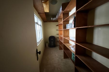 Casa à venda com 466m², 4 quartos e 8 vagas Casa à venda com 466m², 4 quartos e 8 vagasDeposito