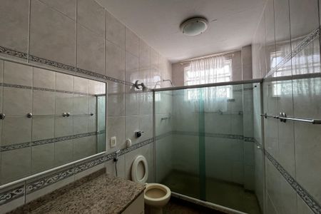 Casa à venda com 466m², 4 quartos e 8 vagas Casa à venda com 466m², 4 quartos e 8 vagasBanheiro da Suíte 3