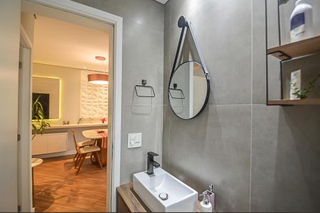 Apartamento à venda com 69m², 2 quartos e 1 vaga Apartamento à venda com 69m², 2 quartos e 1 vagaBanheiro Social