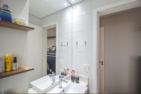 Apartamento à venda com 69m², 2 quartos e 1 vaga Apartamento à venda com 69m², 2 quartos e 1 vagaBanheiro da Suíte