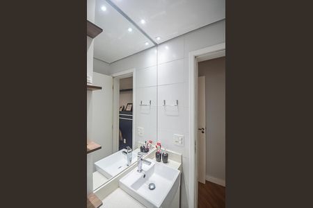 Apartamento à venda com 69m², 2 quartos e 1 vaga Apartamento à venda com 69m², 2 quartos e 1 vagaBanheiro da Suíte